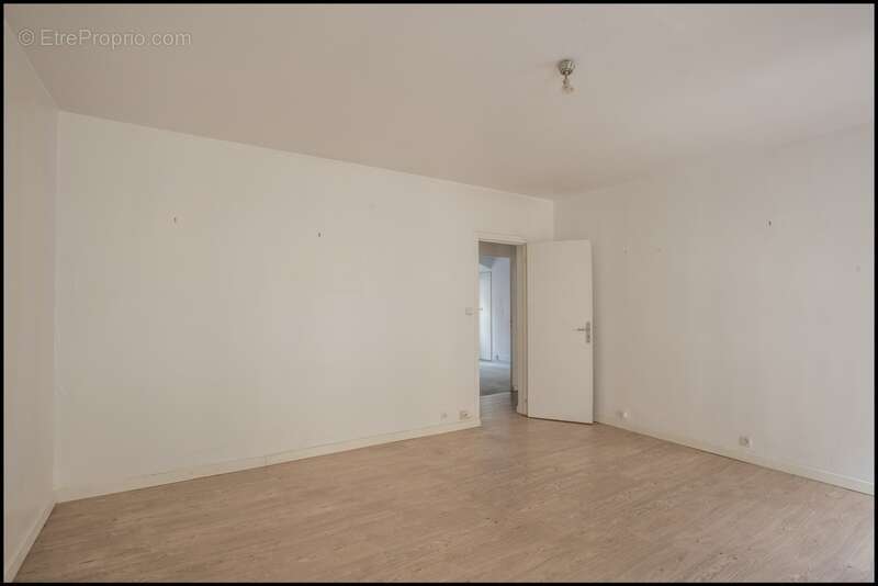 Appartement à vendre 3 pièces PARIS 17EME ARRONDISSEMENT (75) - photo 4