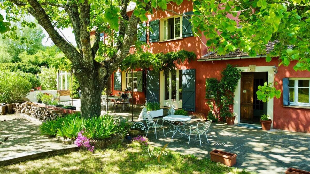 Maison à VILLECROZE