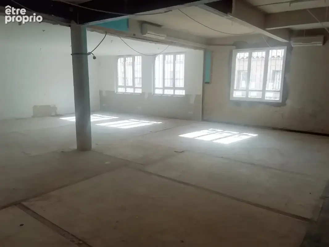 Local/bureau ou commerce à vendre DRAGUIGNAN (83)  320.000 € - photo 2
