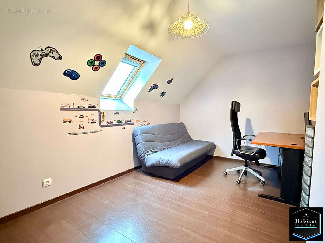 Maison à LE PLESSIS-BELLEVILLE