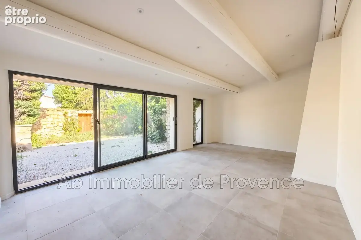 Maison 110 m² à Rognes  - photo 3
