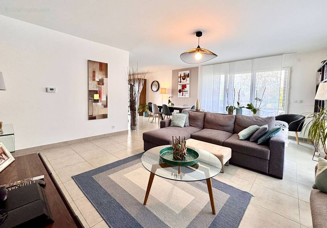 Appartement à FEIGERES