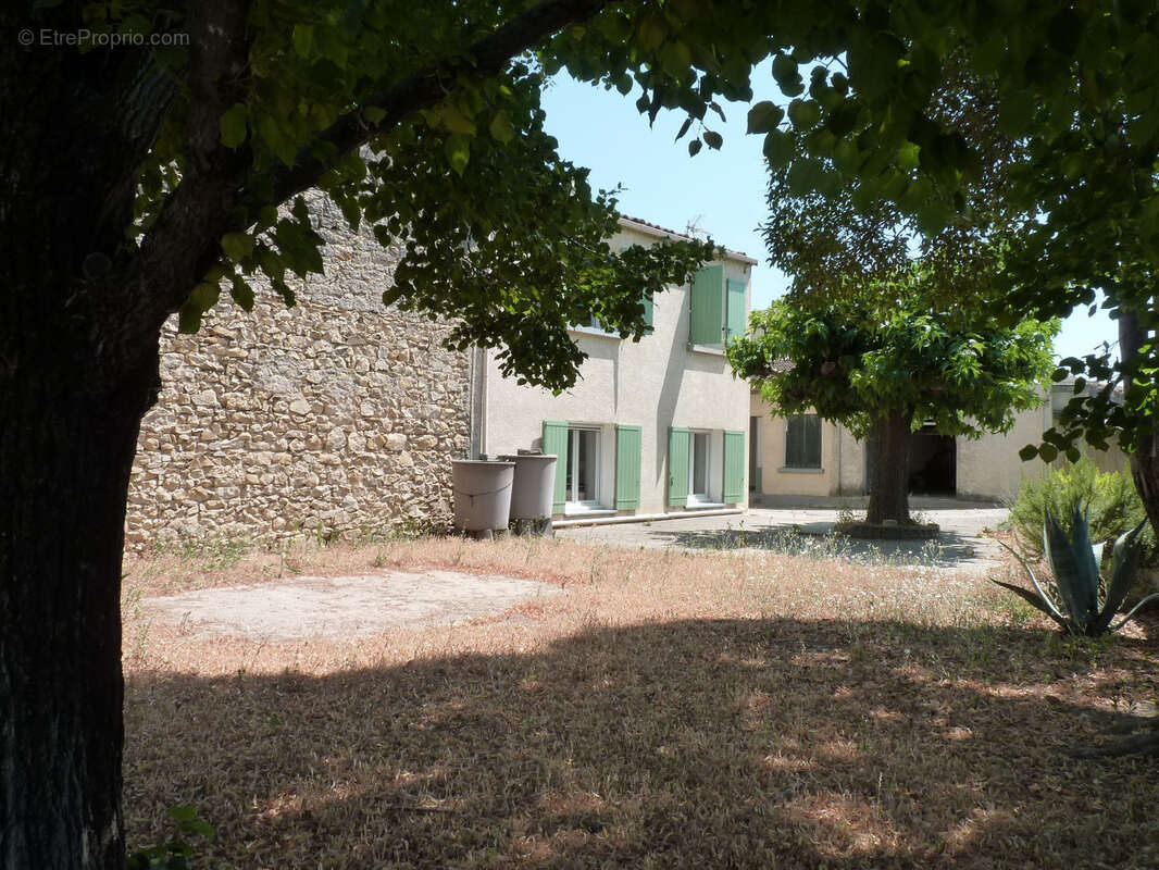 Maison à JONQUIERES-SAINT-VINCENT