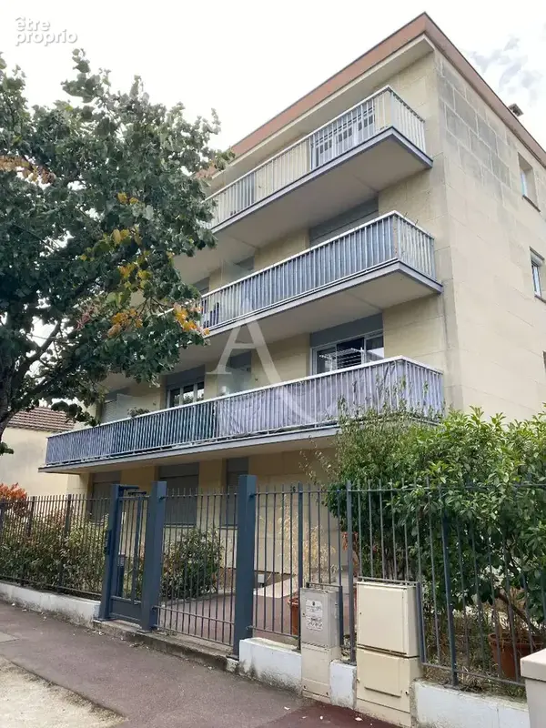 Photo Appartement à Saint-Maur-Des-Fosses au prix de 140 080€