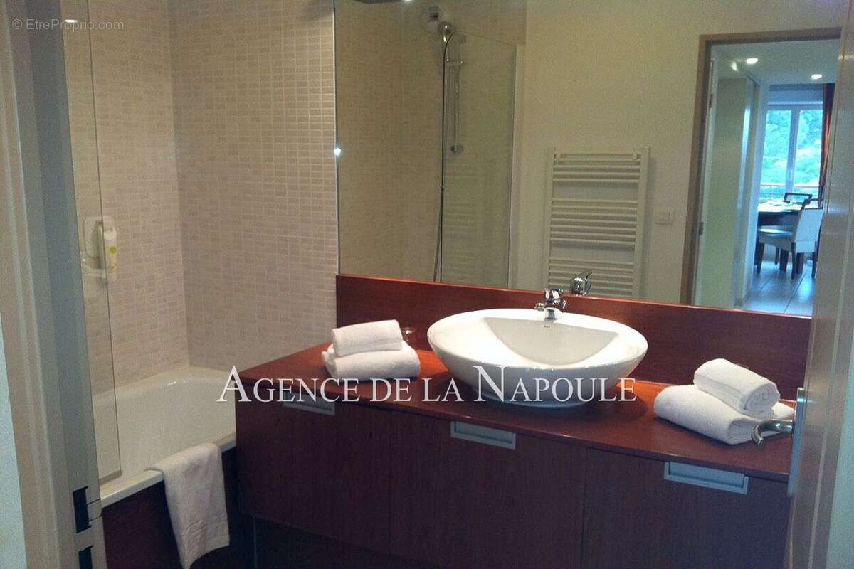 Appartement à MANDELIEU-LA-NAPOULE