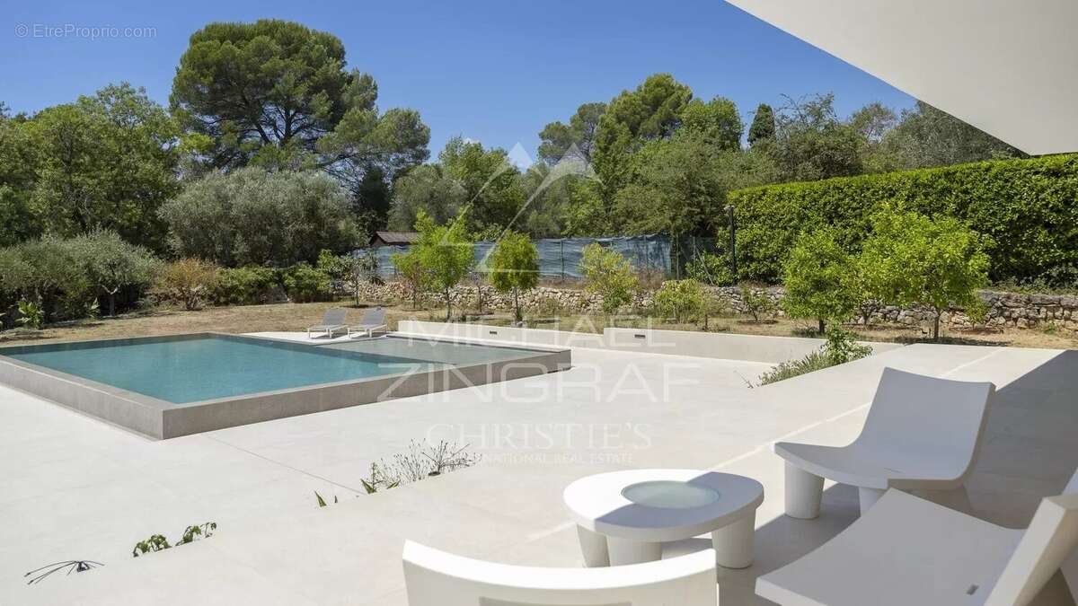Maison à VALBONNE