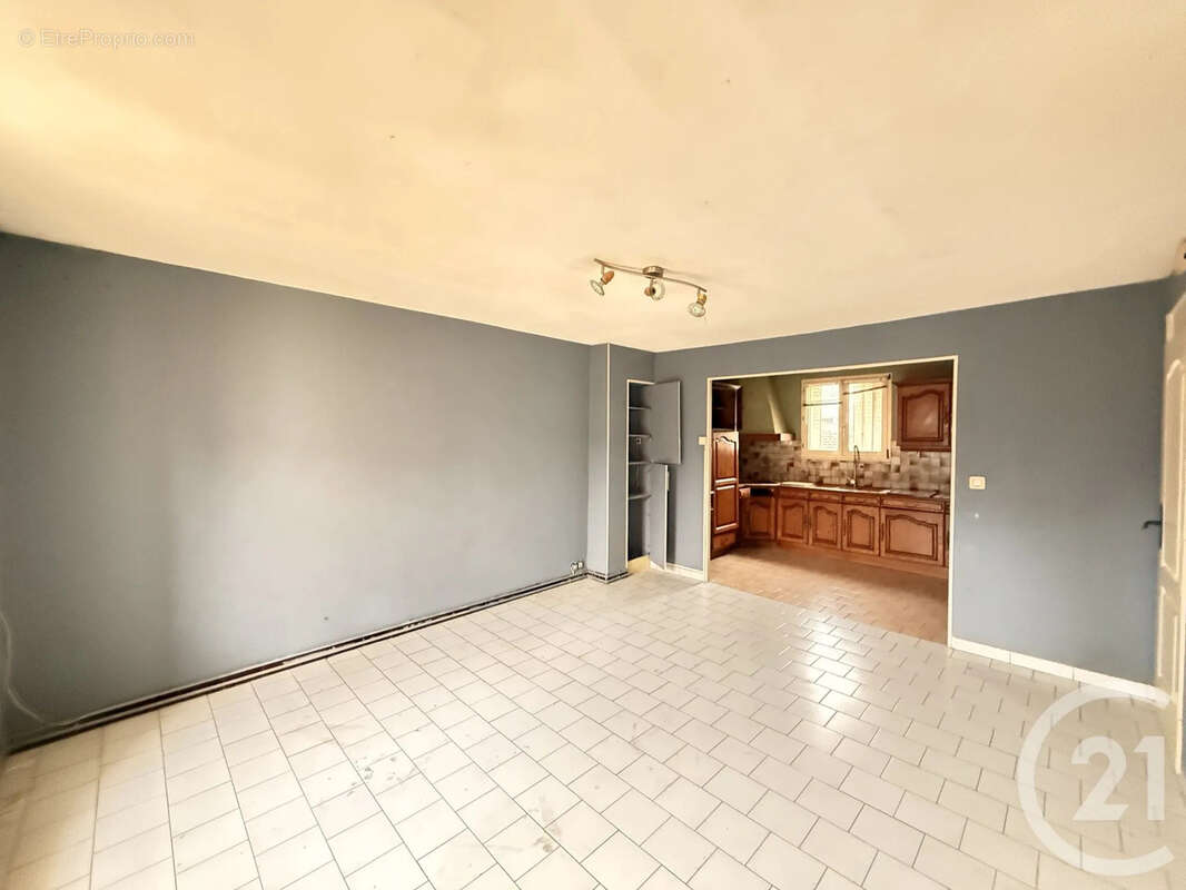 Maison à SAINT-QUENTIN