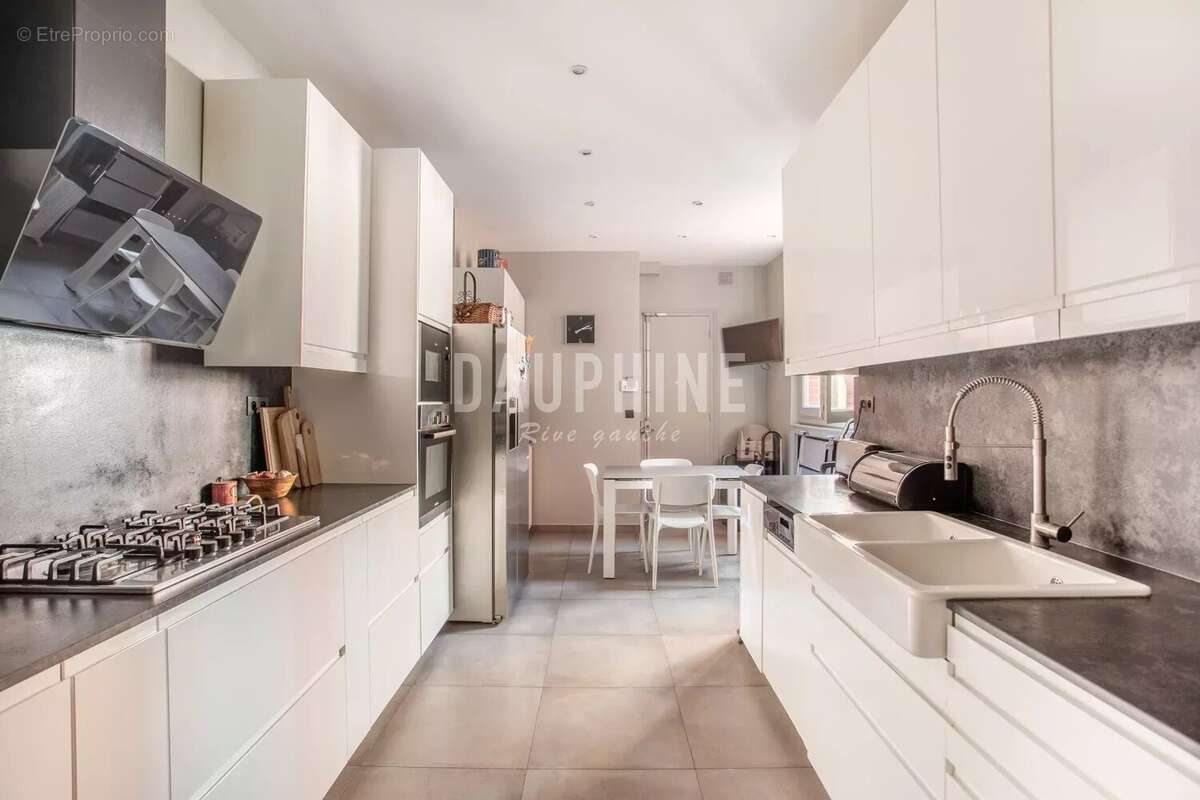 Appartement à PARIS-7E