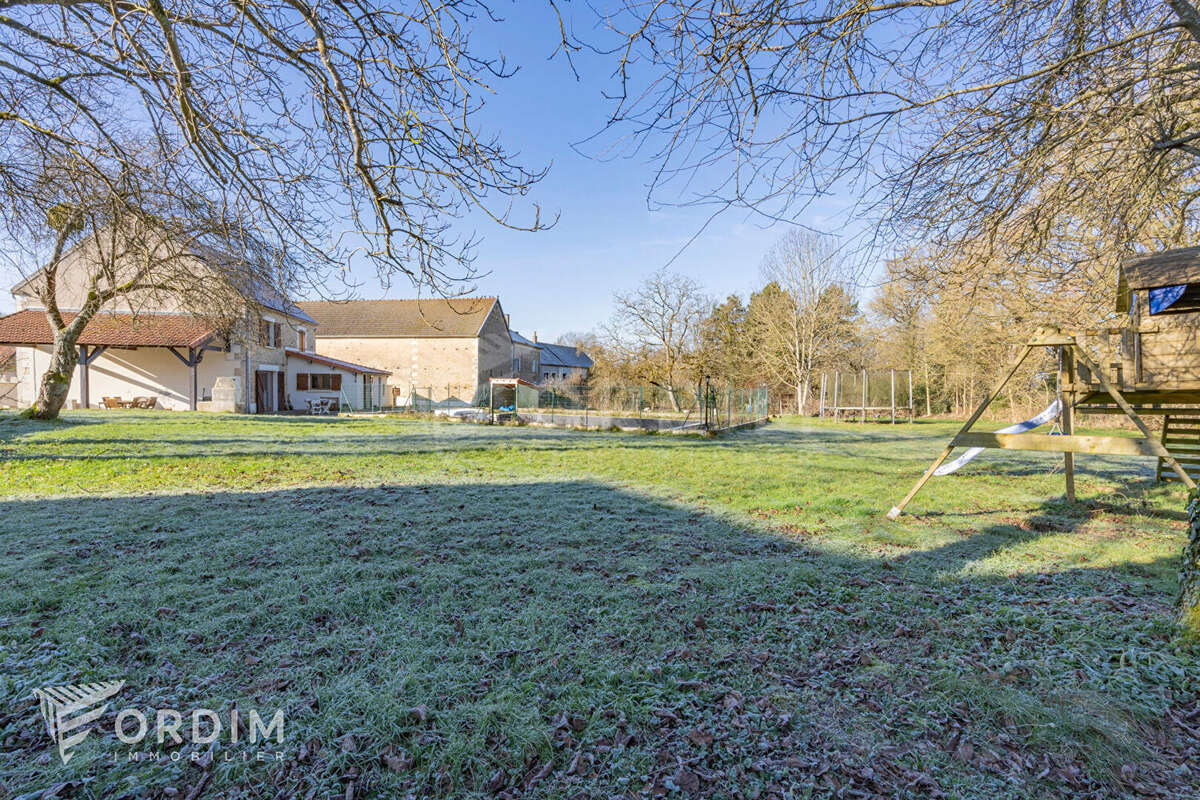 Maison à ETAIS-LA-SAUVIN