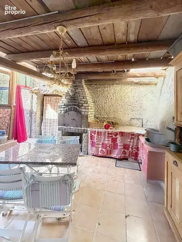 Grande maison familiale pleine de charme et de potentiel - photo 6