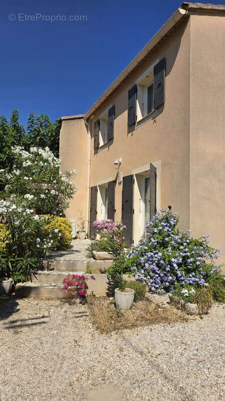 Maison à MORIERES-LES-AVIGNON