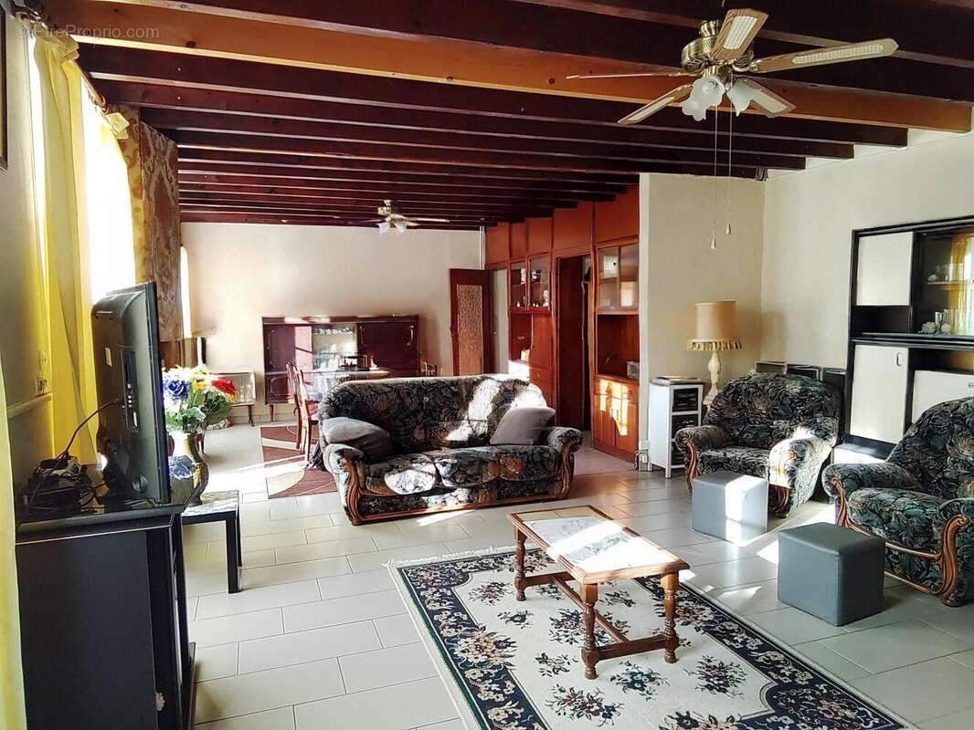 Maison 195 m² à Sainte-Ramee  - photo 6