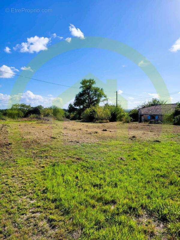 Maison à SAINT-BONNET-SUR-GIRONDE
