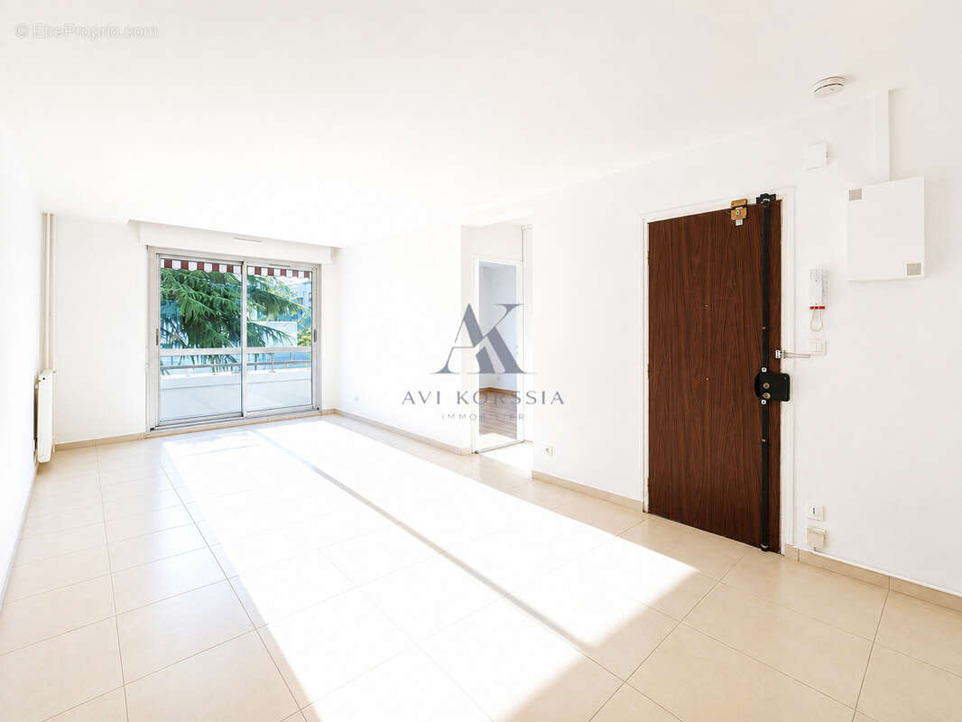 Villeurbanne Gratte-Ciel   Appartement T4 82 m2 avec balcon - photo 8