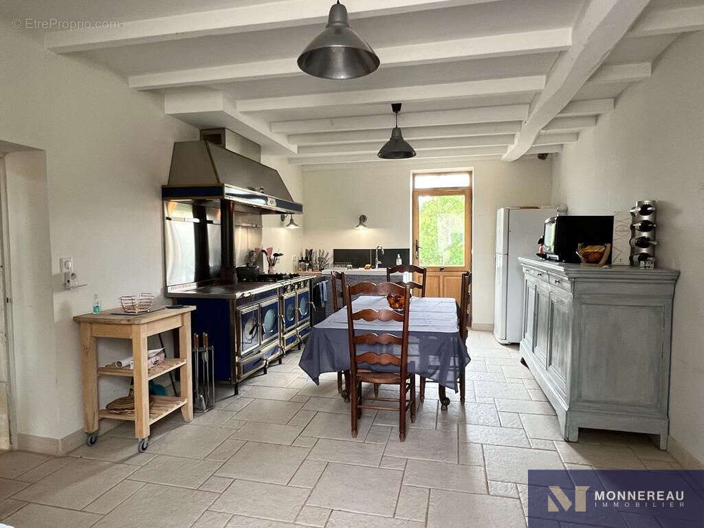 Maison à BARBEZIEUX-SAINT-HILAIRE