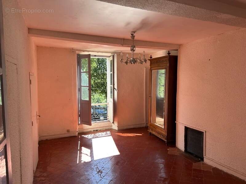 Maison de village à rénover – Centre de La Verdière (83) - photo 9