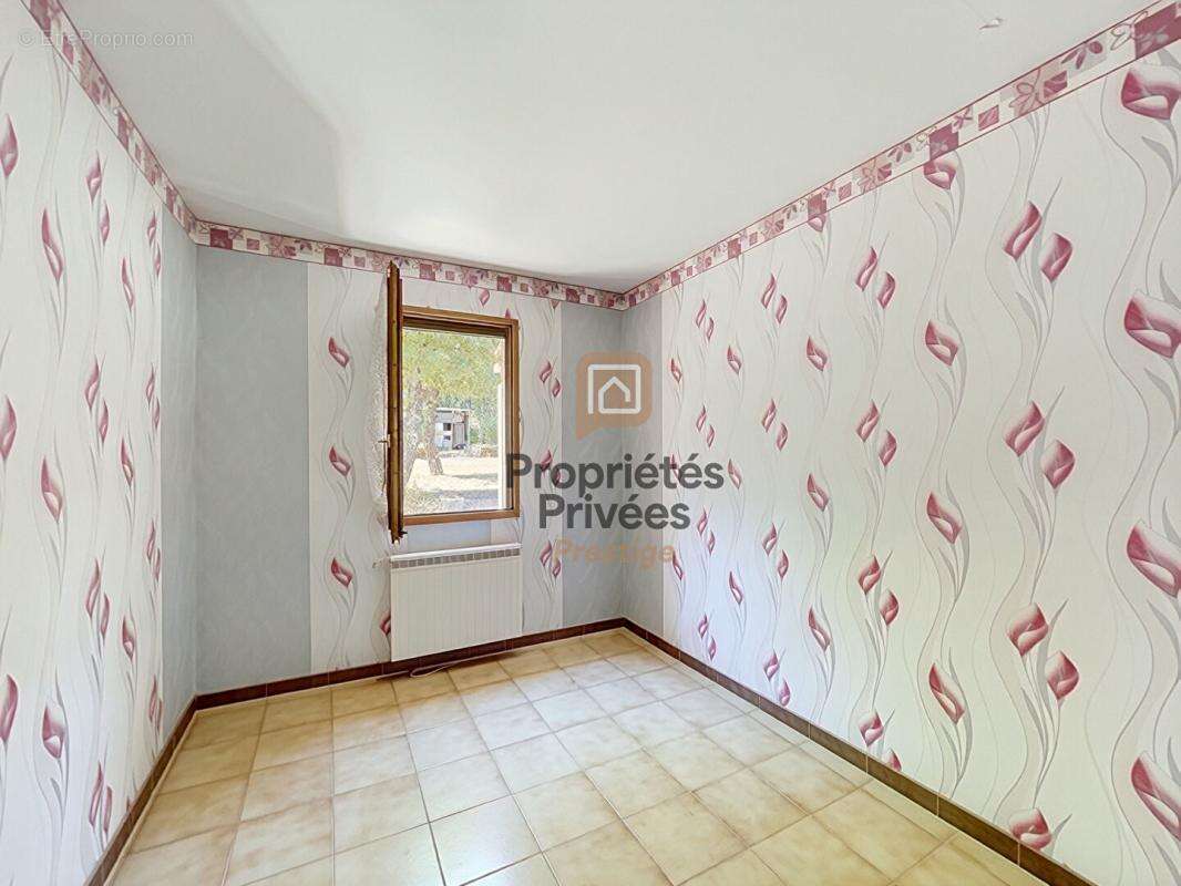 Villa T5 plain-pied 119 m², Terrain 1750 m², 4 chambres, Garage , Au calme , Saint-Maximin 83470 - photo 15