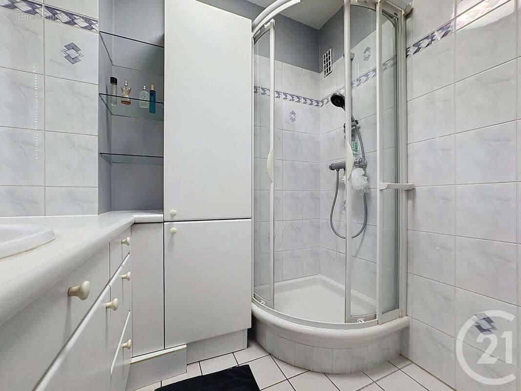 Appartement à PARIS-20E