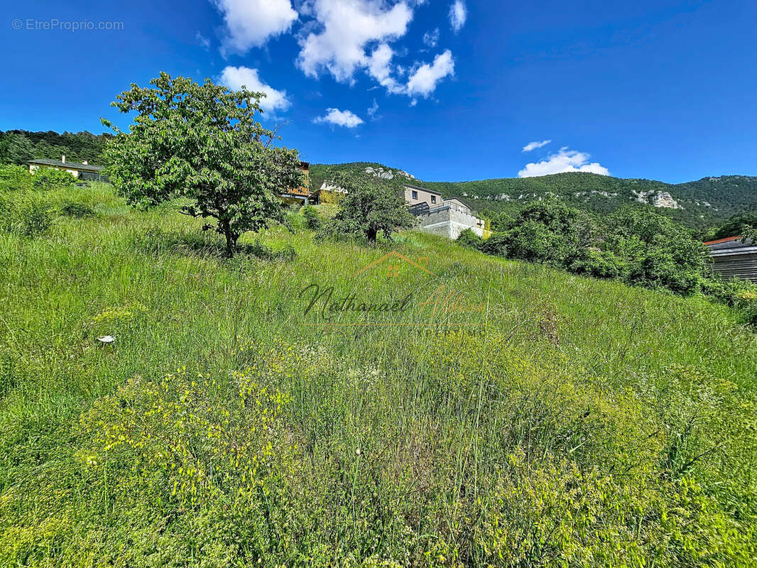 Terrain à LA CRESSE