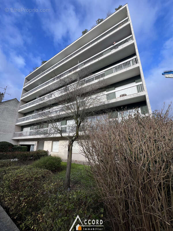 Appartement à SARTROUVILLE