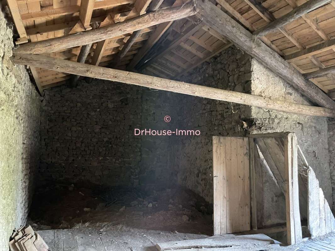 Maison à SAINT-PIERRE-DU-CHAMP