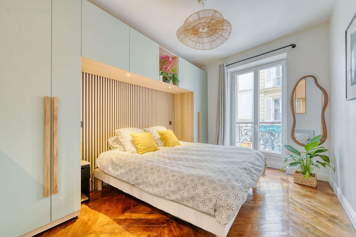 Appartement à PARIS-18E