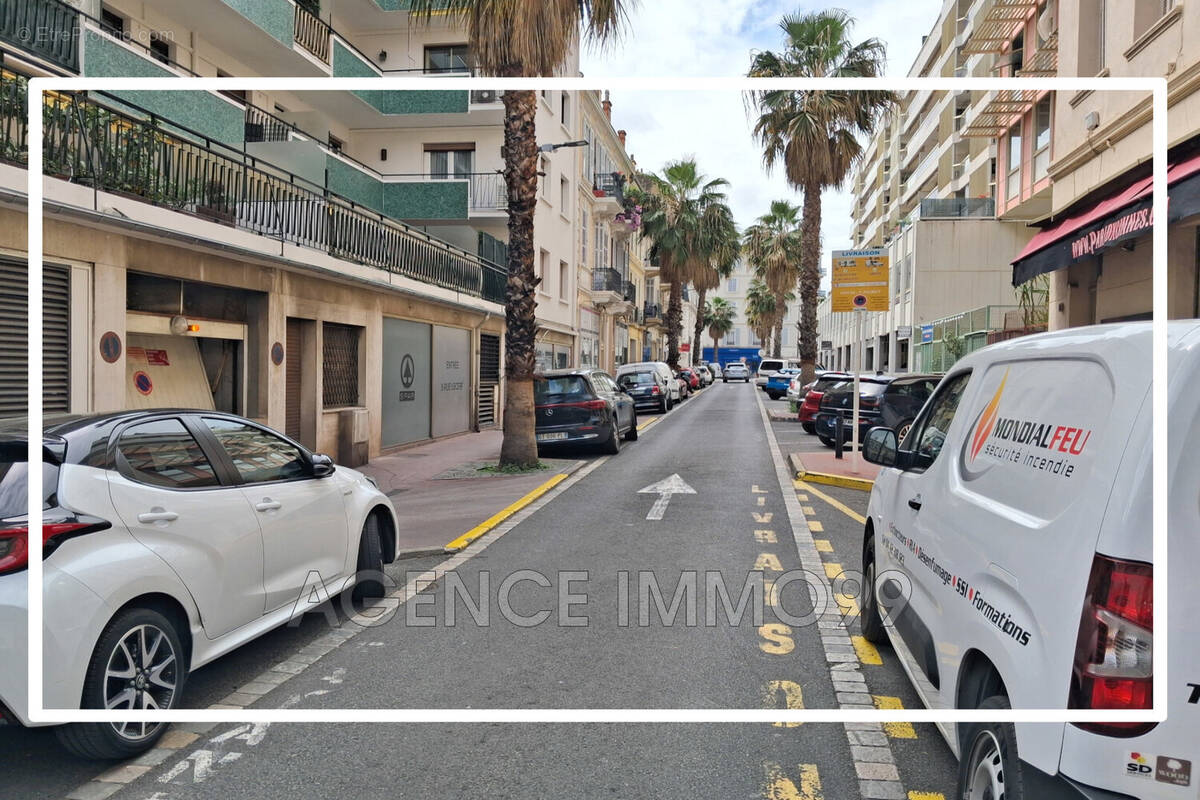 Parking à CANNES