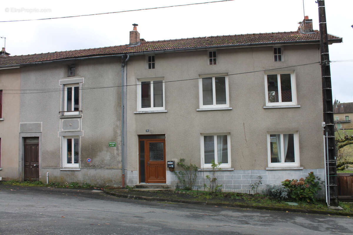 Maison à CHALUS