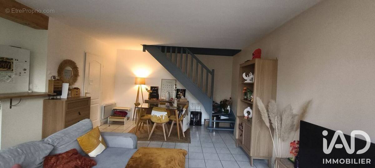 Photo 1 - Appartement à COMBS-LA-VILLE
