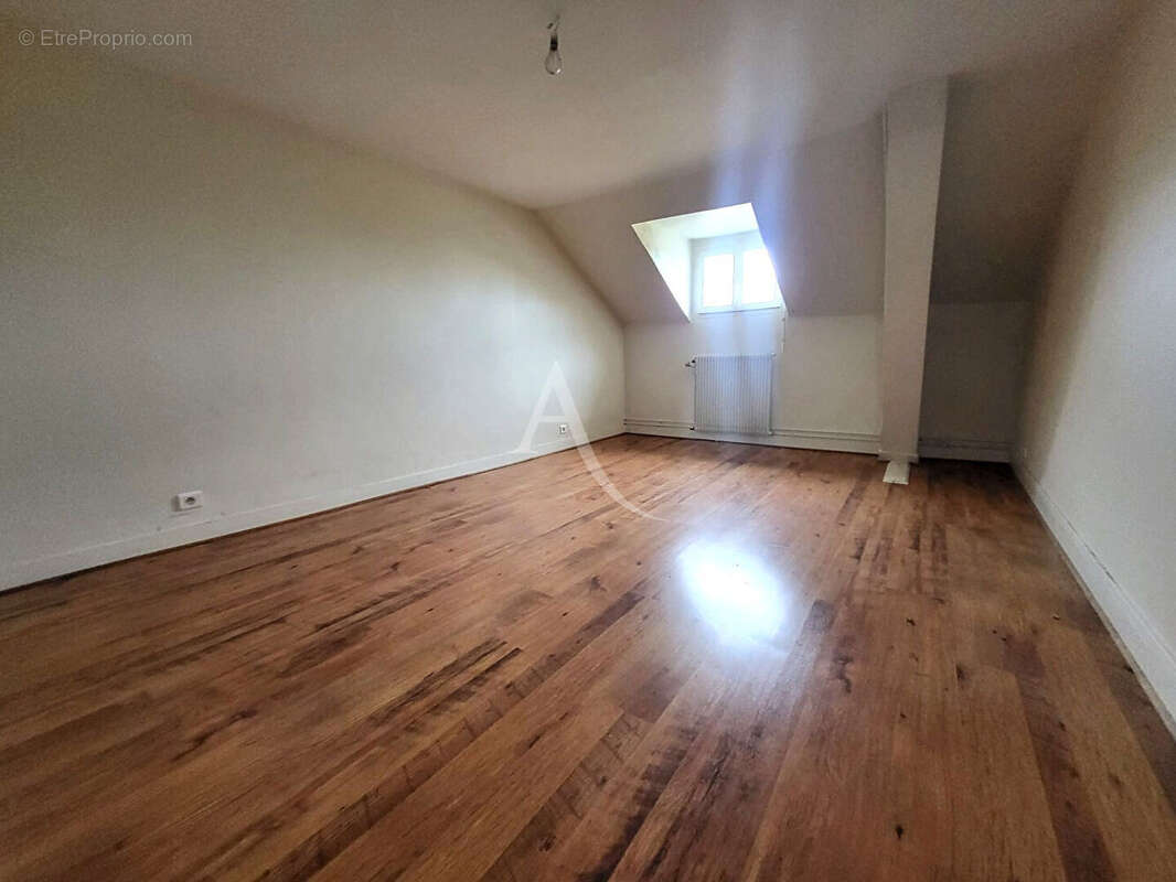 Appartement à MOUSSEAUX-LES-BRAY