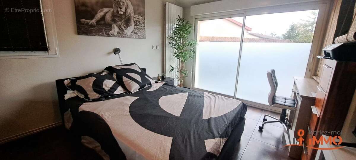 Maison à SAINT-BONNET-LES-OULES