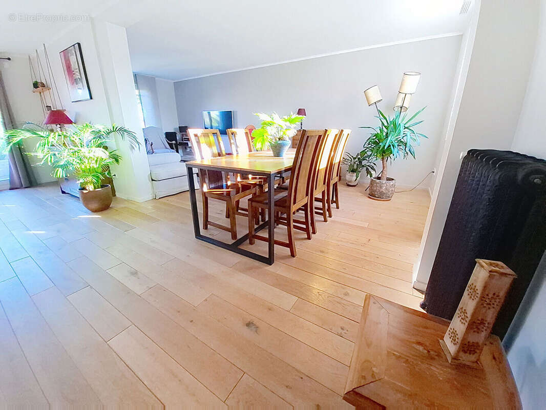 Maison à VILLENEUVE-LE-COMTE