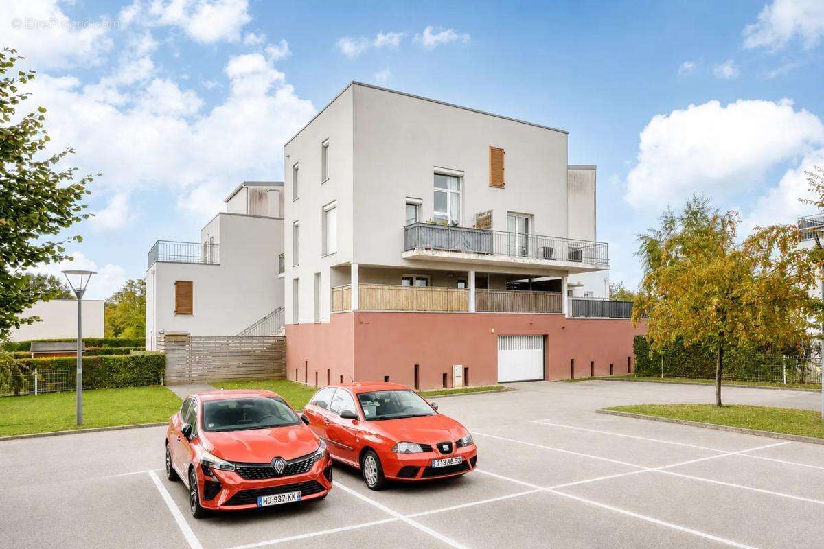 Appartement à VAL-DE-REUIL