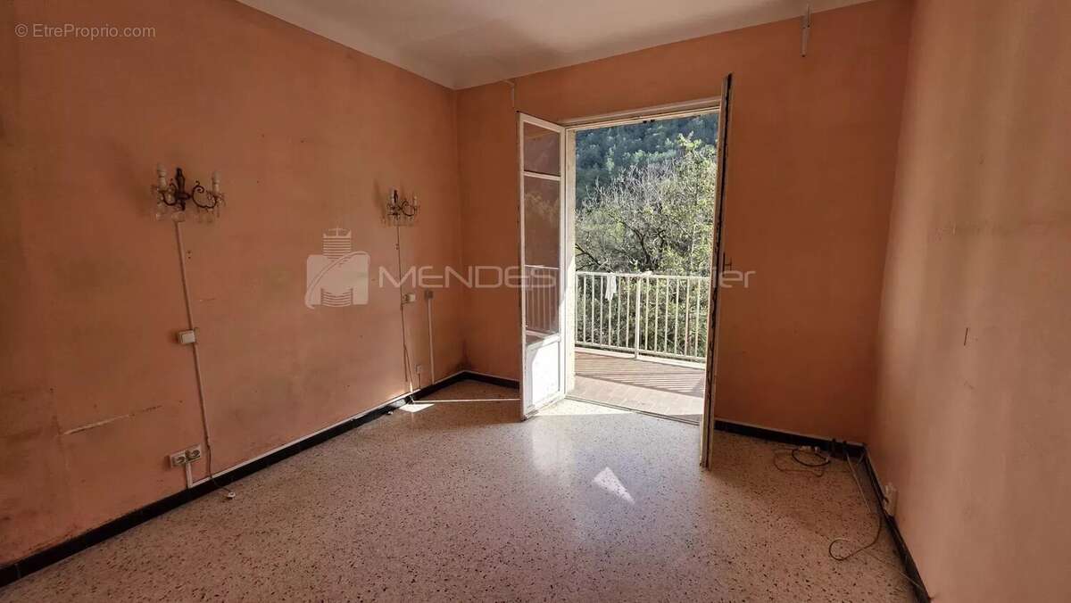 Maison familiale-immeuble a renover la trinite - photo 7