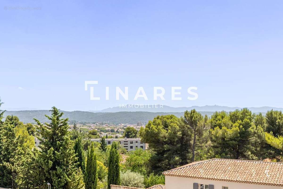 LE BRUNET - Appartement T3 de 91m2 - Terrasse - Parking - Cave - 13100 - photo 13