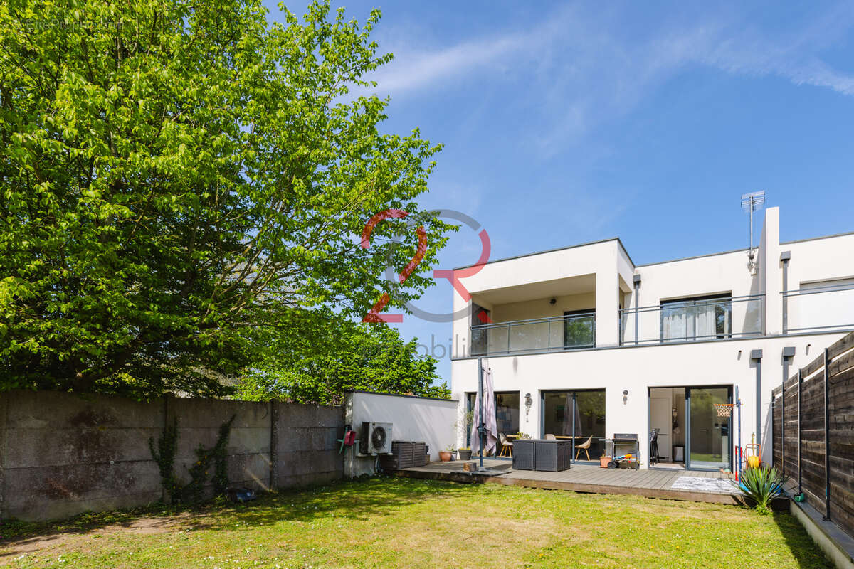 Maison à SAINT-JACQUES-DE-LA-LANDE