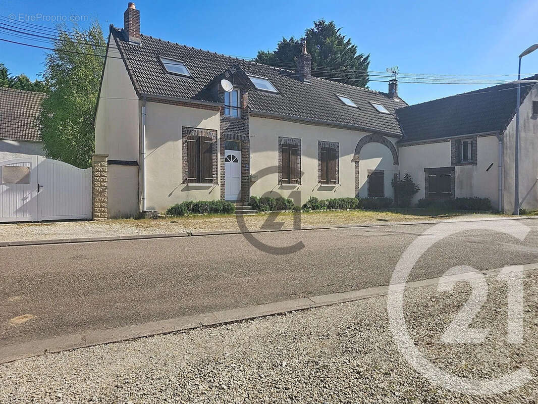 Maison 250 m² à Vulaines  - photo 22