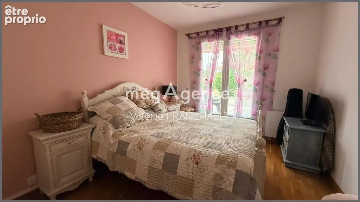Luçon centre, maison familiale de 140M2 environ avec 5 chambres, jardin et garage - photo 9