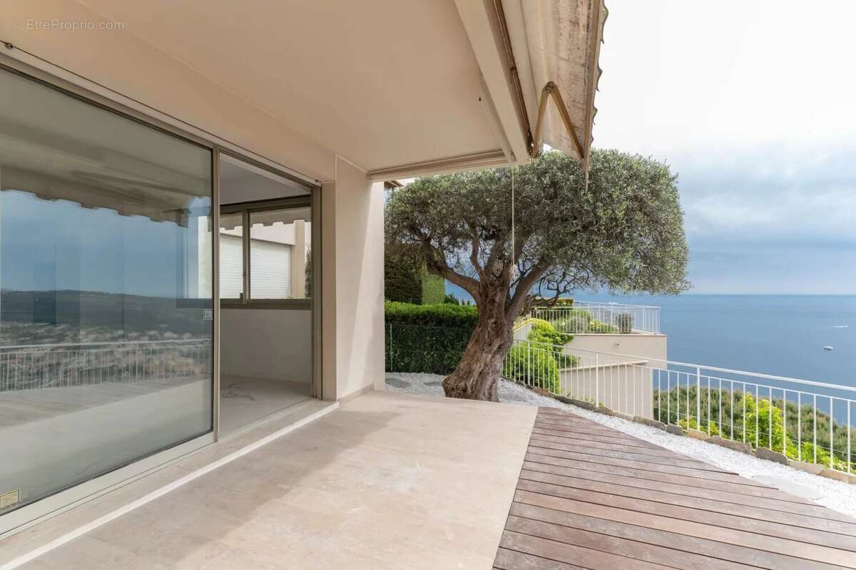 Appartement à VILLEFRANCHE-SUR-MER