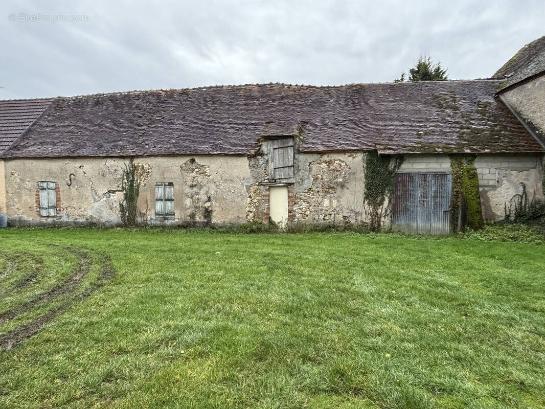 Maison à DAMMARIE-EN-PUISAYE