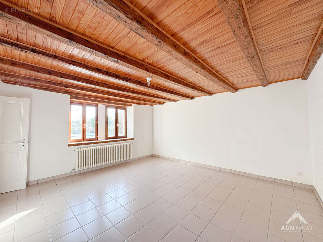 Maison à SERGY