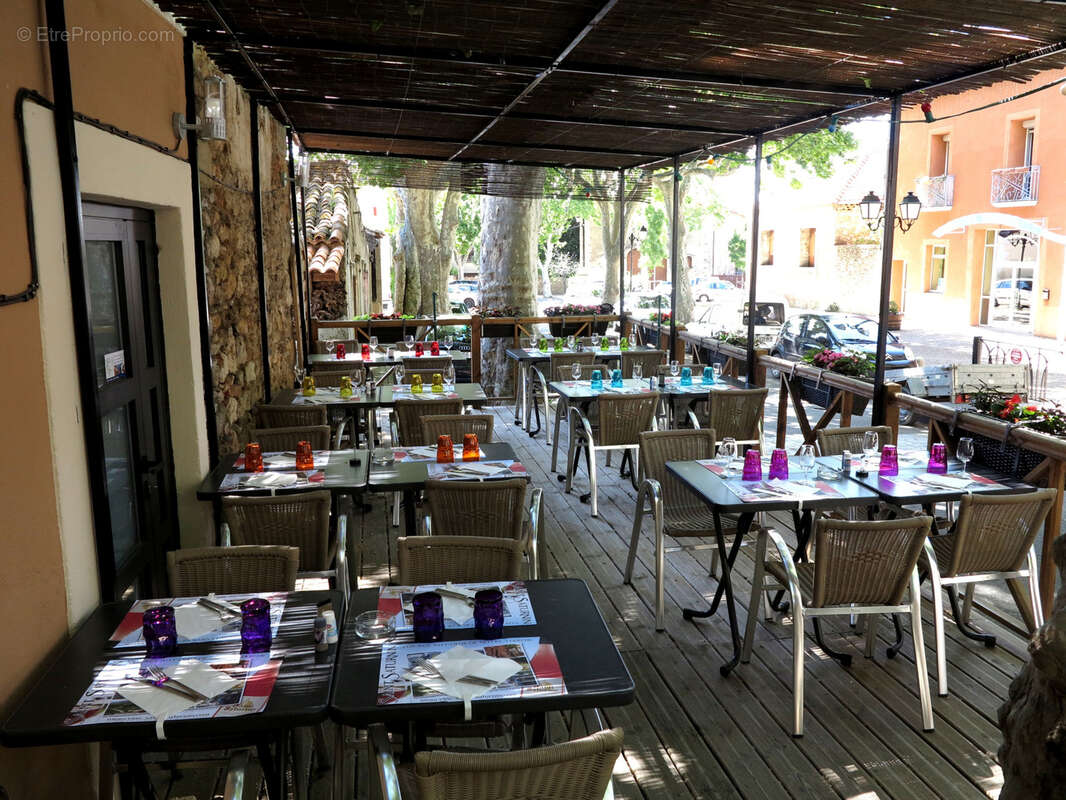 Commerce à SAINT-SATURNIN-DE-LUCIAN