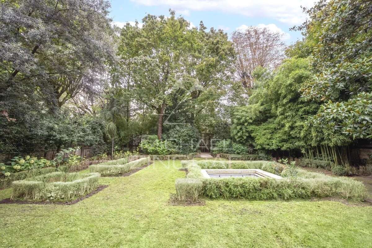 Maison à NEUILLY-SUR-SEINE