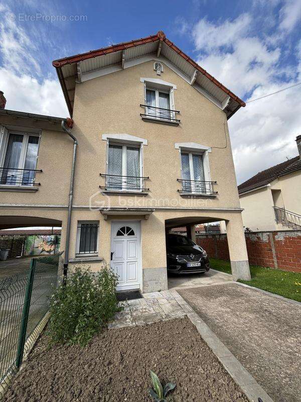 Maison à VIRY-CHATILLON