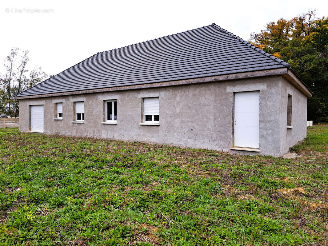 Maison à PONT-SUR-YONNE