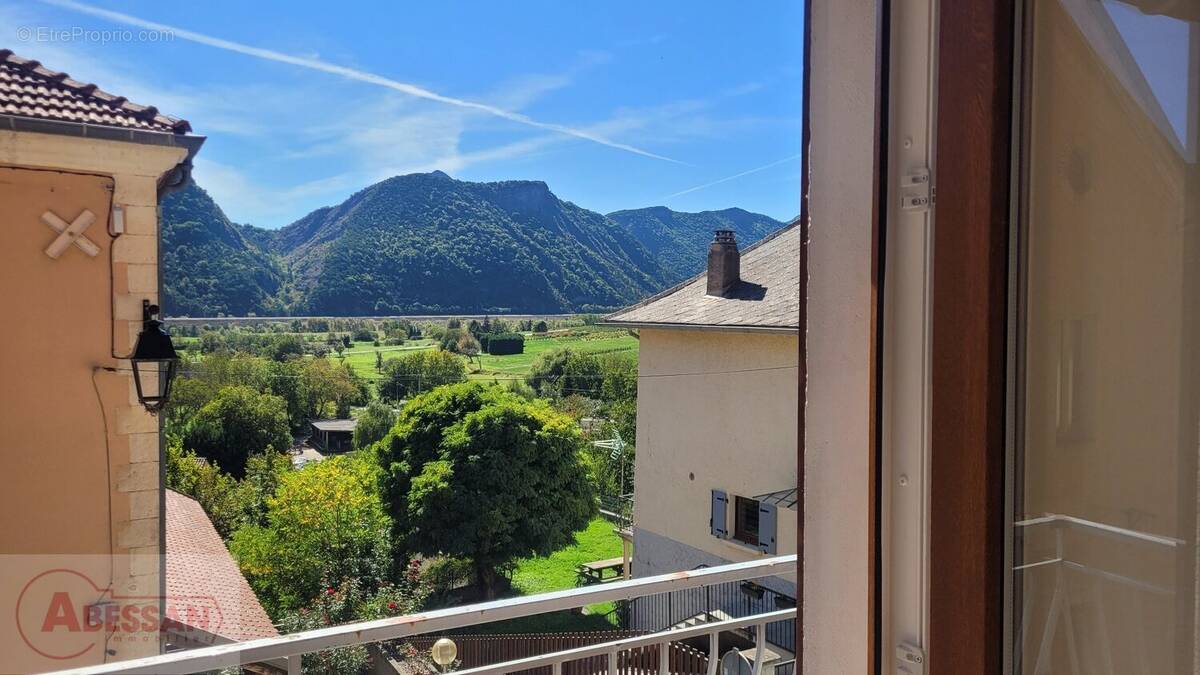 Maison à ESPINASSES