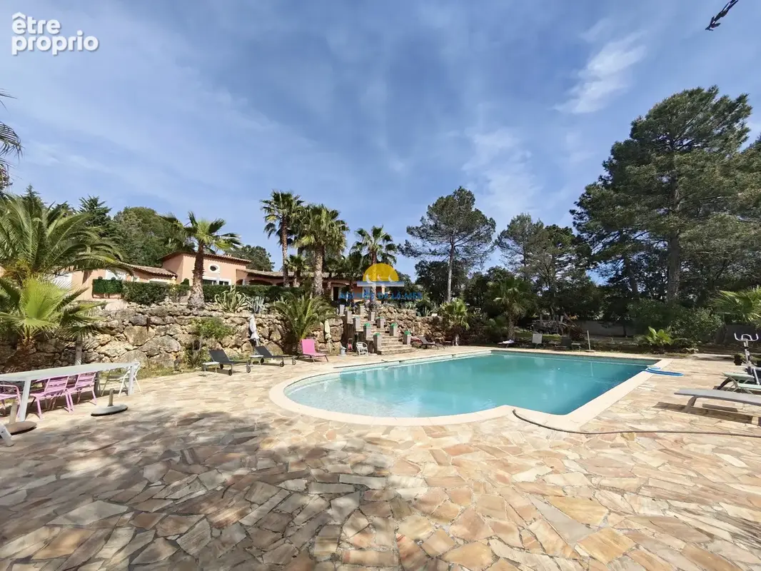 villa de 180 m2 avec 3 studios et un T2  SUR 10000 M2 - photo 14