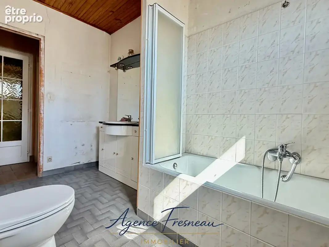 Maison familiale avec 4 chambres, sous-sol total et beau potentiel - photo 7