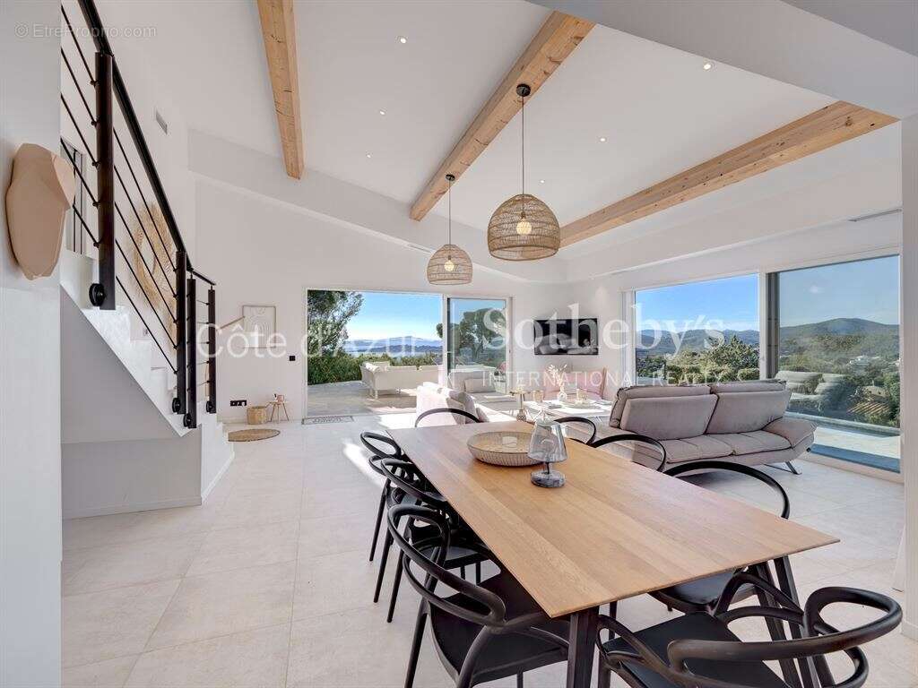 Maison à LES ISSAMBRES