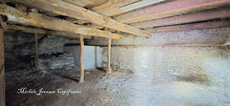 Maison à BETTON-BETTONET